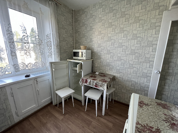 2-к.кв. Еременко, 100